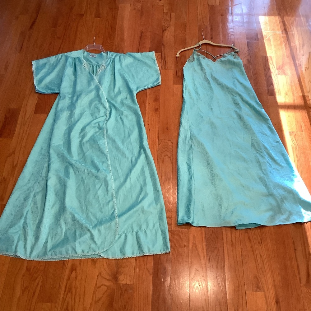 Vintage Lily of France Blue Floral Nightgown Size Large and Robe Size Medium